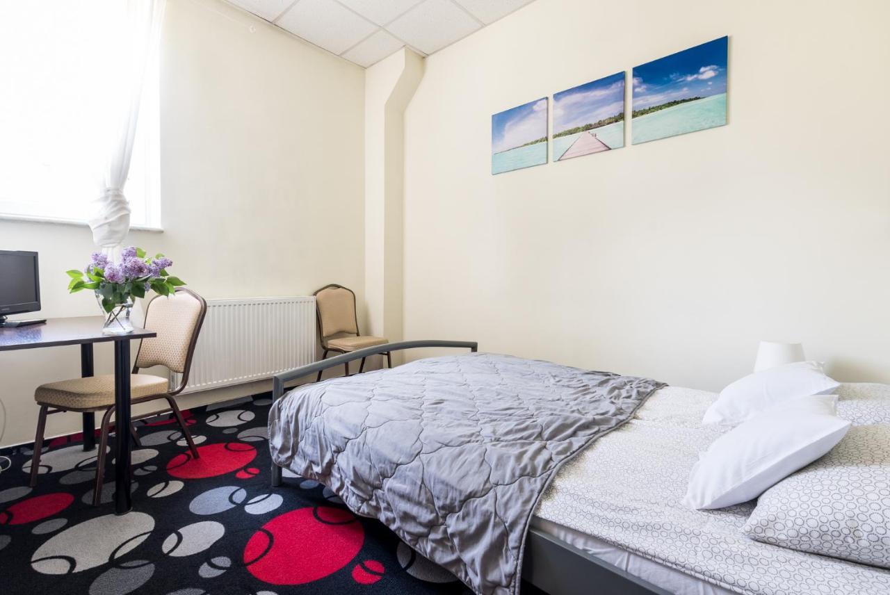 Motel Silver Konstantynow Lodzki Bagian luar foto