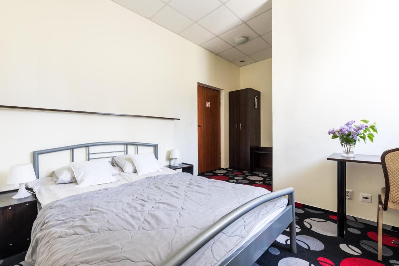 Motel Silver Konstantynow Lodzki Bagian luar foto