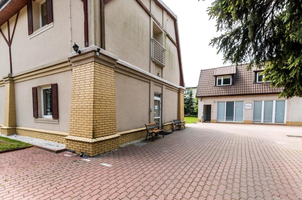 Motel Silver Konstantynow Lodzki Bagian luar foto