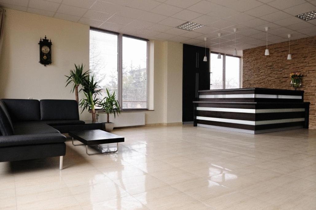 Motel Silver Konstantynow Lodzki Bagian luar foto