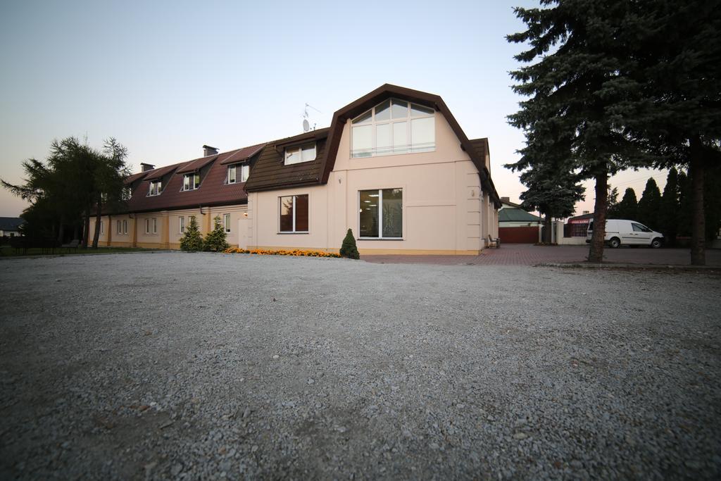 Motel Silver Konstantynow Lodzki Bagian luar foto