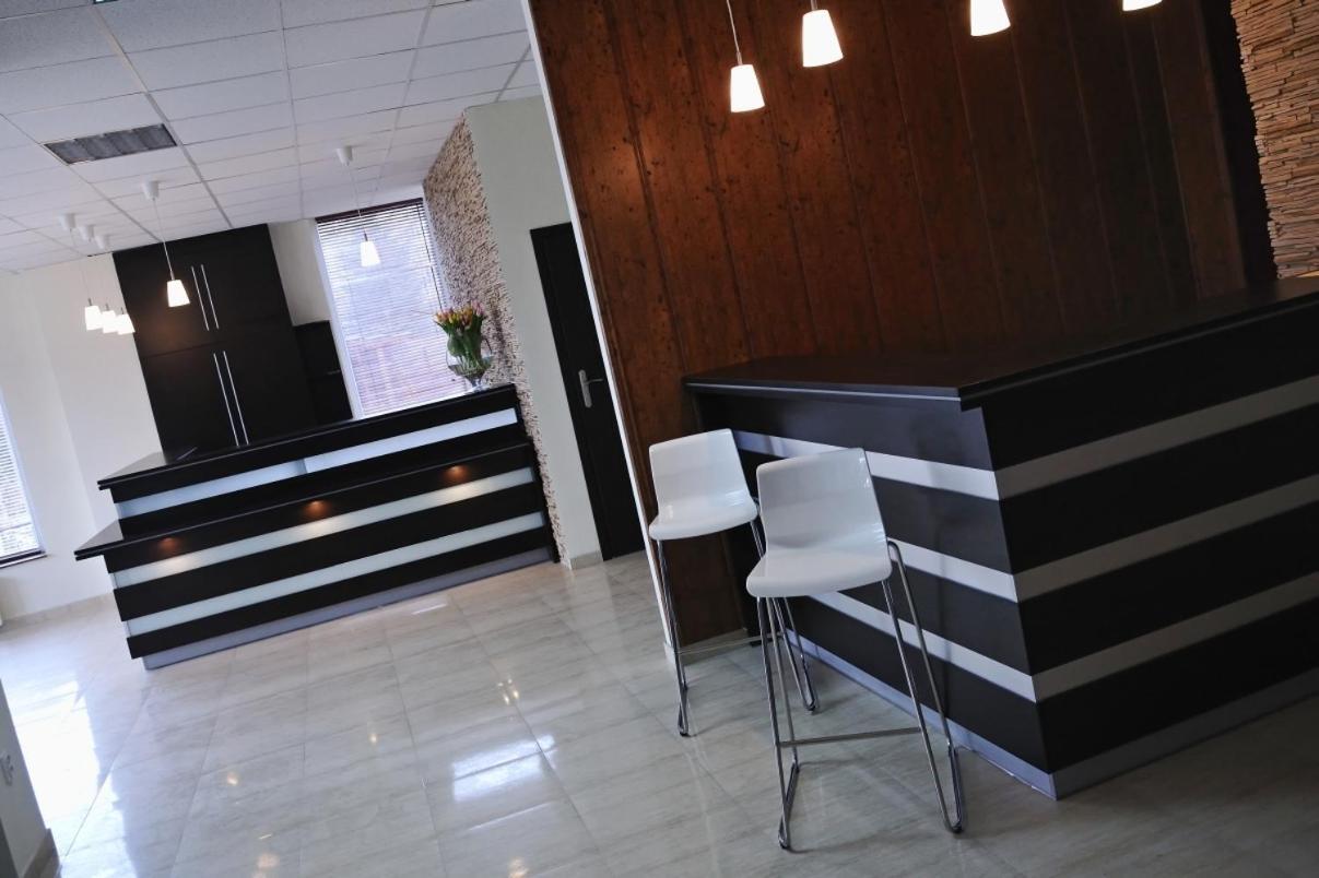 Motel Silver Konstantynow Lodzki Bagian luar foto
